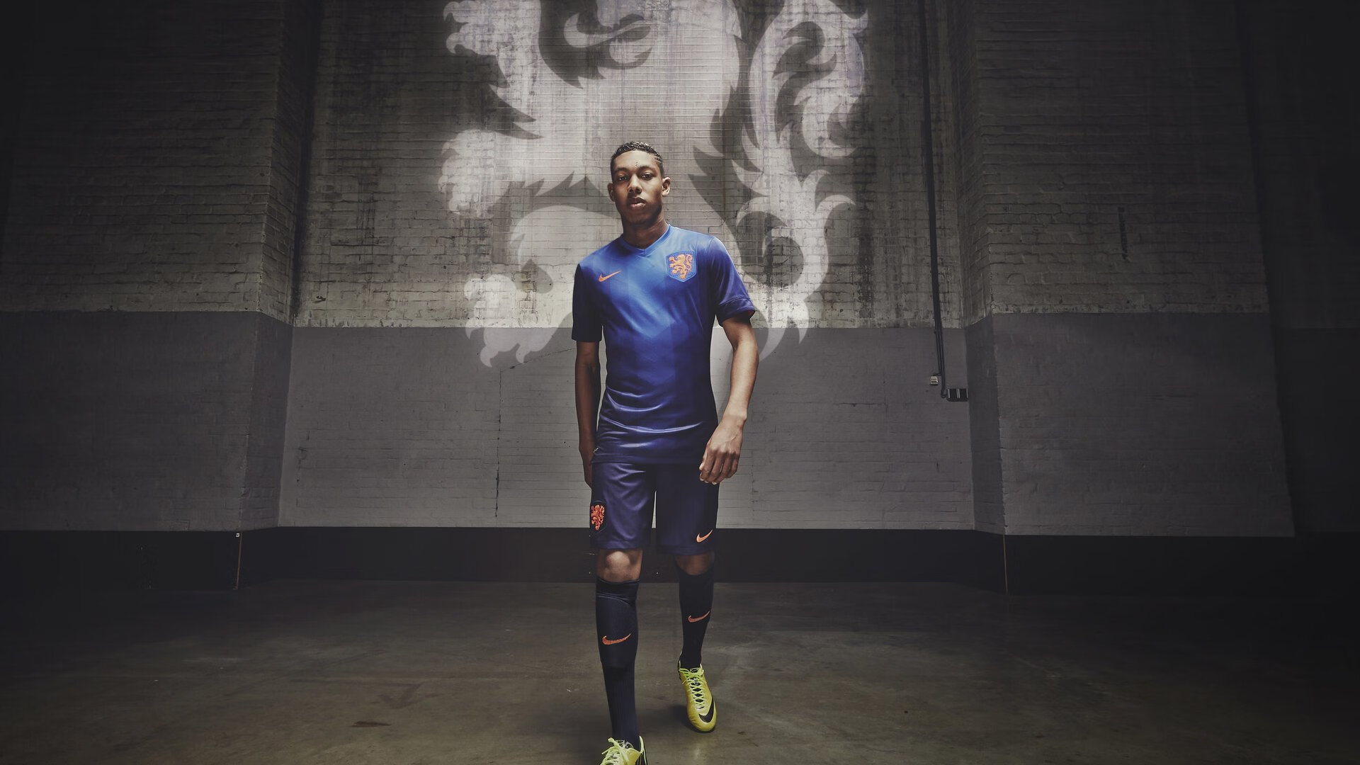 亚洲杯中国青年队惨败 球迷希望调整战术，亚洲青年足球